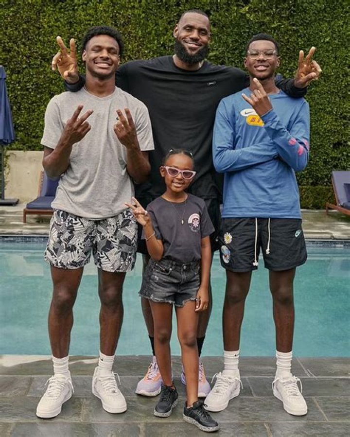 Who are his 2 kids? |